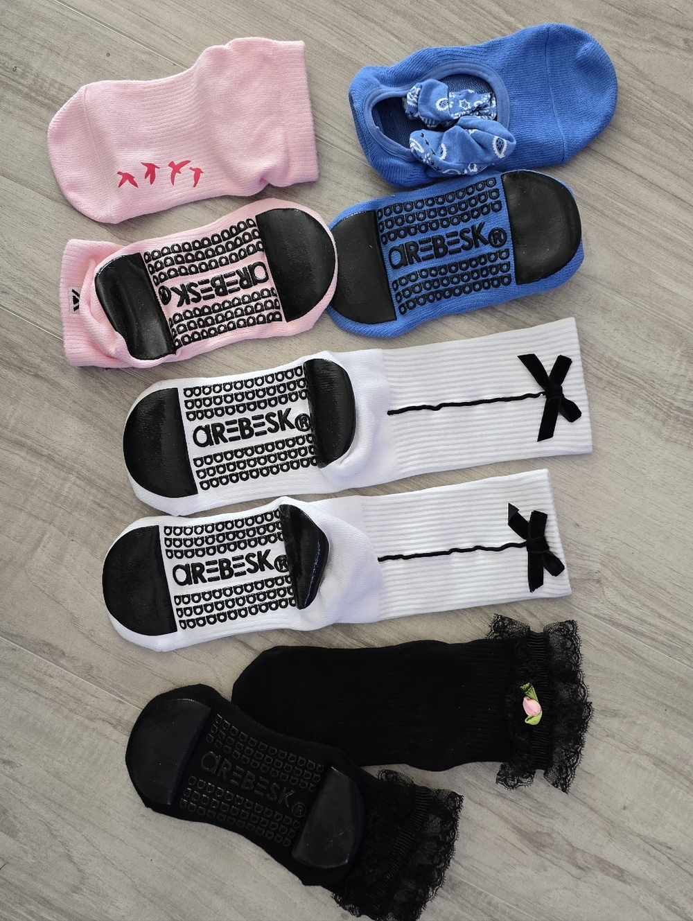 Lot Of 4 Pairs Of  Arebesk Cute Non-Slip Pilates Yoga Barre Socks with Details